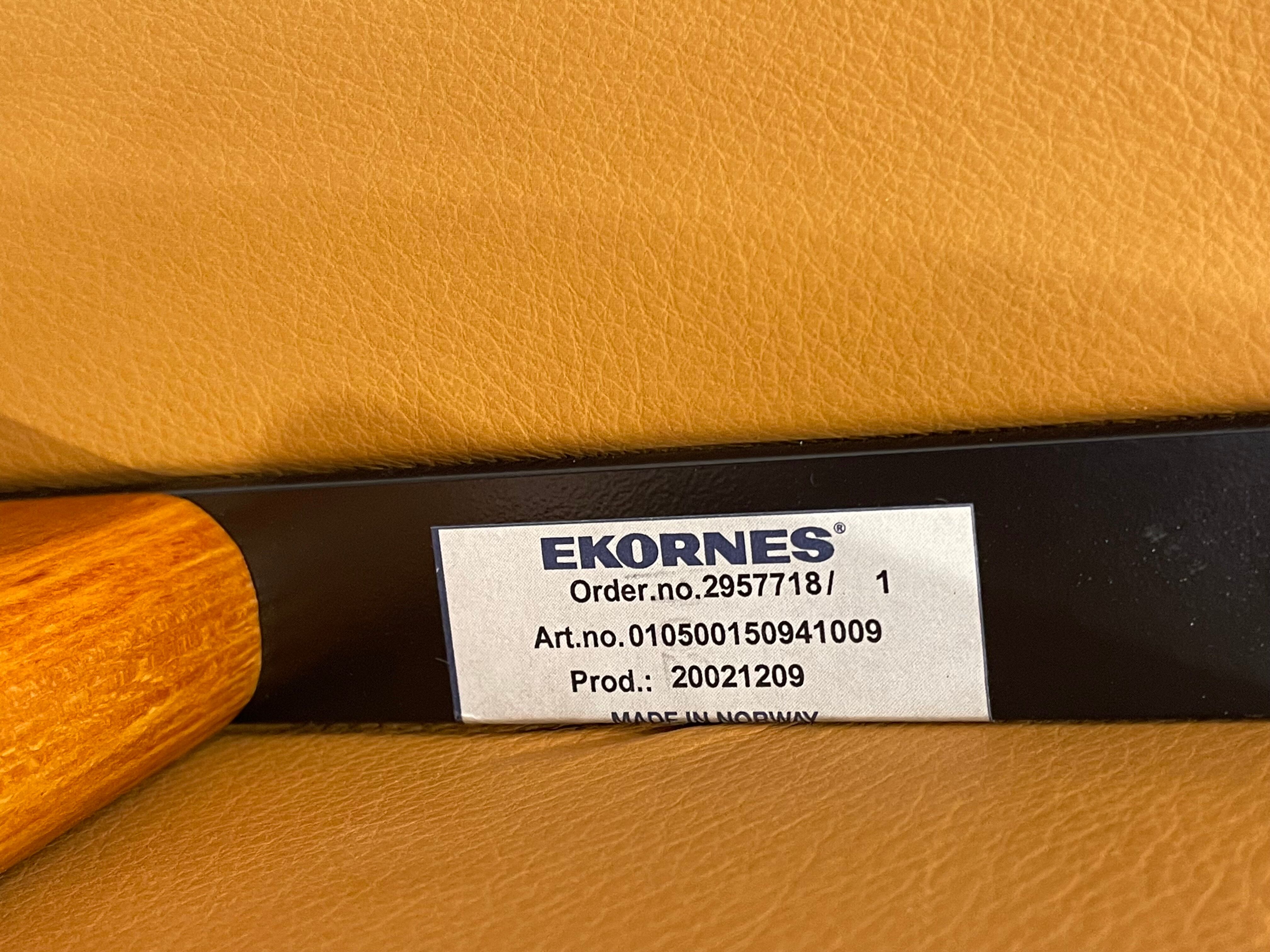 Ekornes chaise longue armchair in Norwegian Scandinavian leather, Chamois