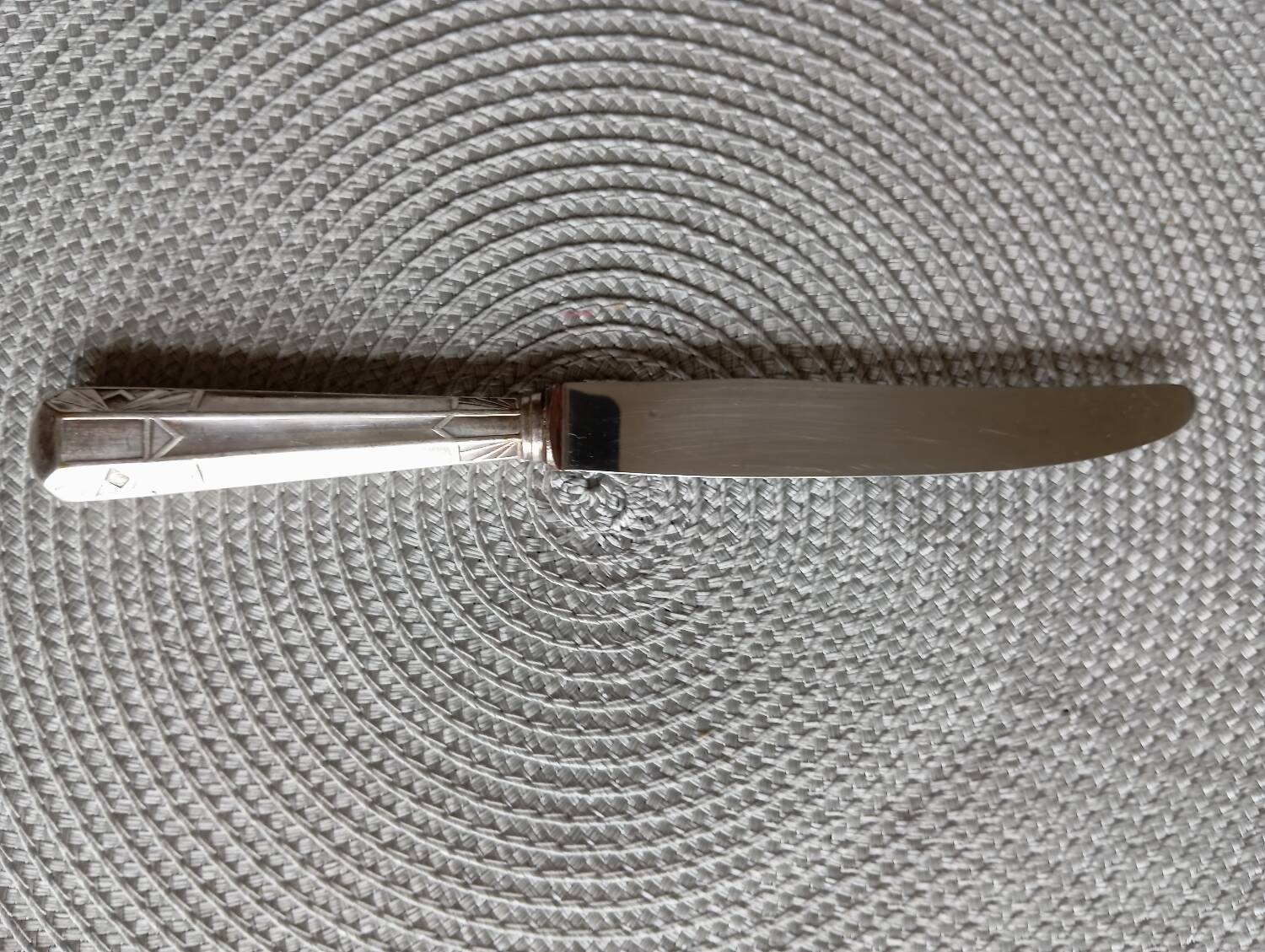 12 silver-plated art deco knives