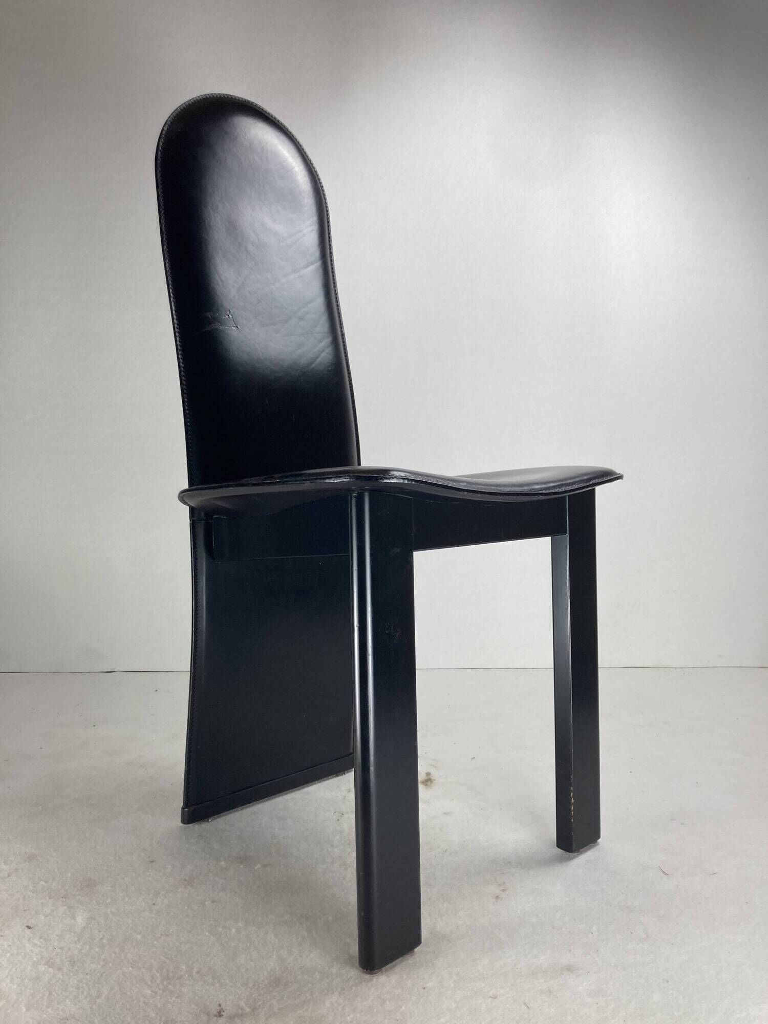 Post modern Memphis high back black leather stitched organic dining chairs, set of 6. Italy, 1980s