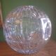Vase boule en cristal taillé (