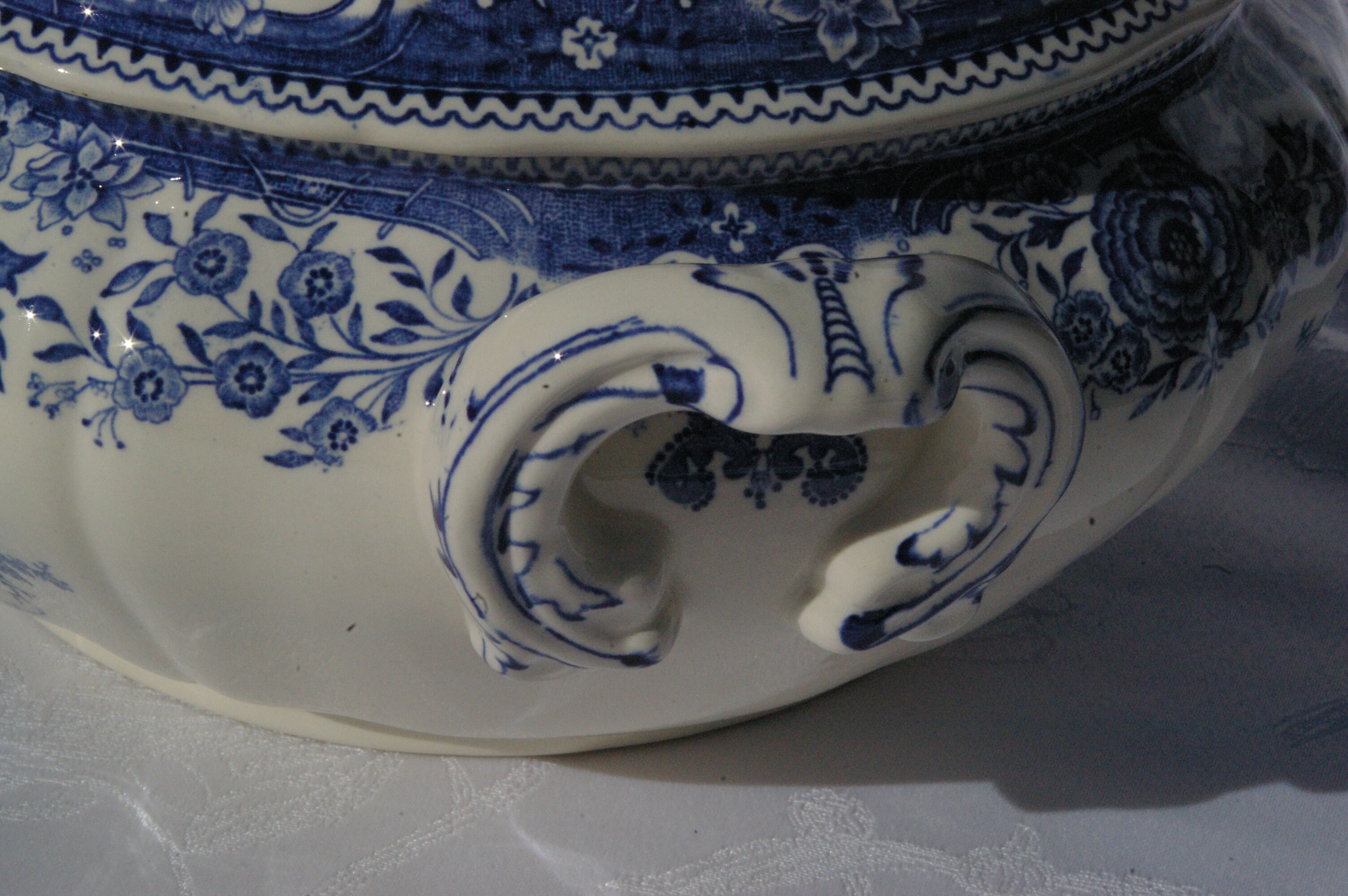 Soup pot in earthenware Villeroy & Boch model Blue Burgenland - Perfect condition