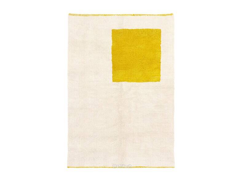 Traditional handmade Beni Ouarain rug