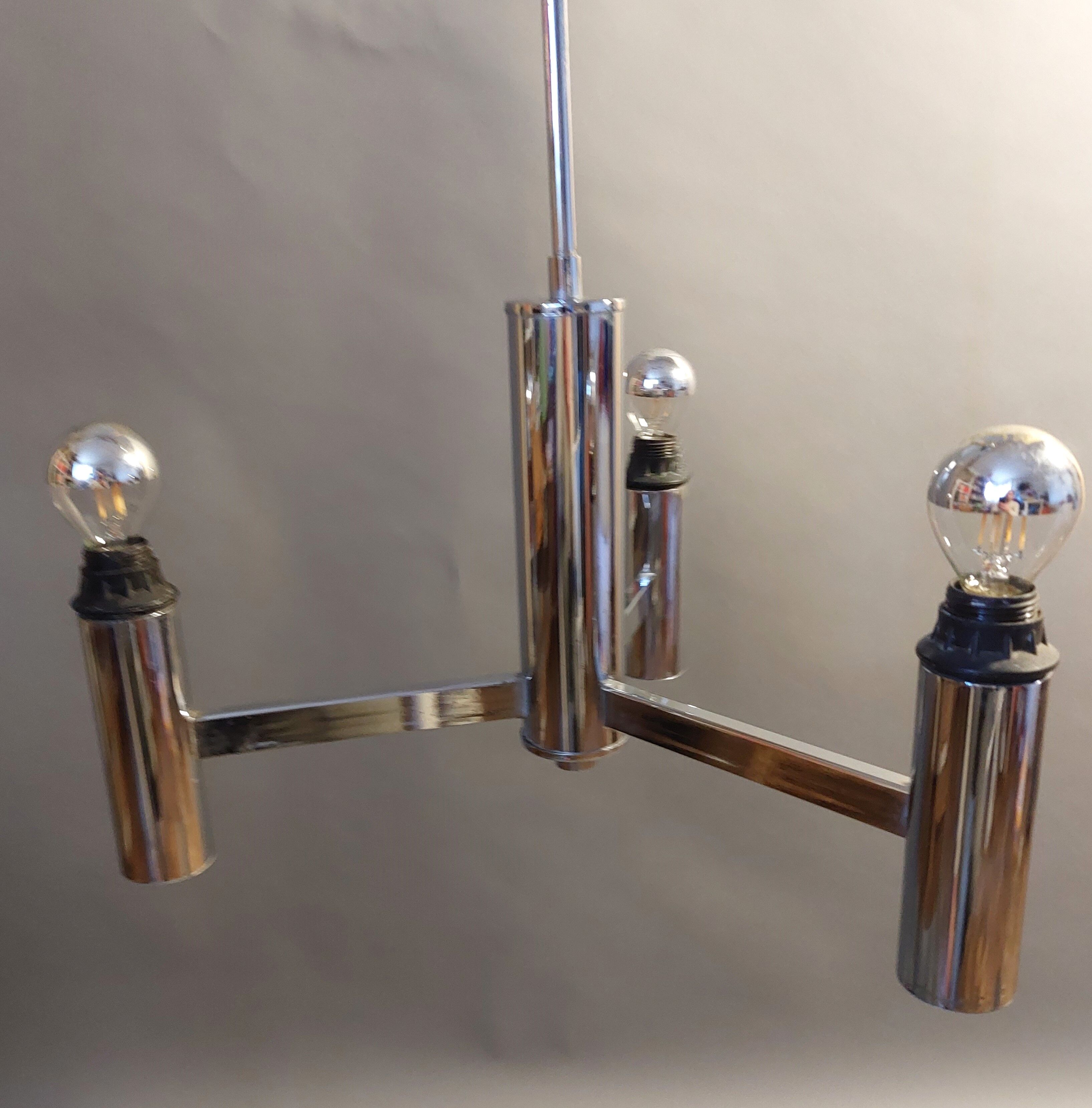 Italian chandelier 1970 with three lights.
