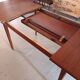 Table scandinave