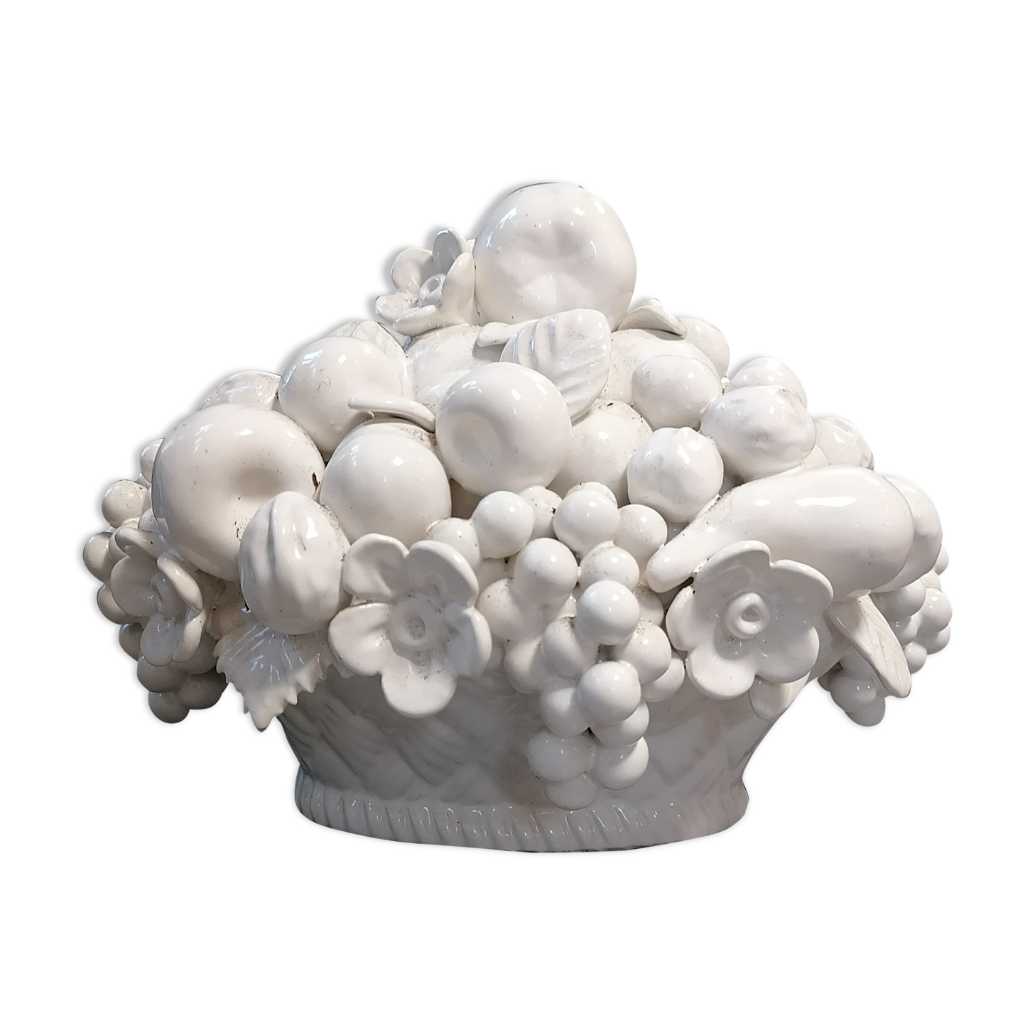 Earthenware centerpiece