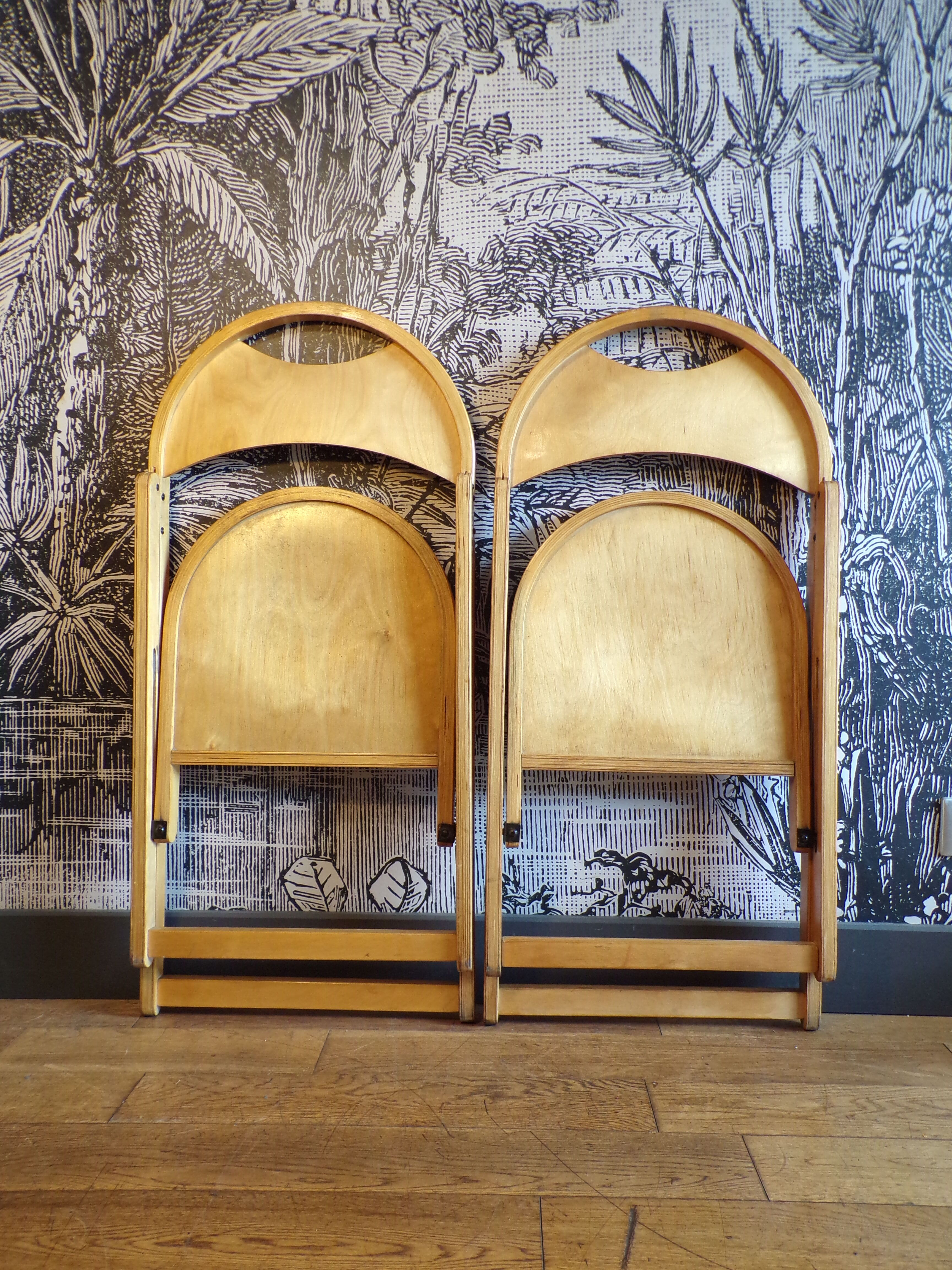 Pair folding chairs Thonet B751