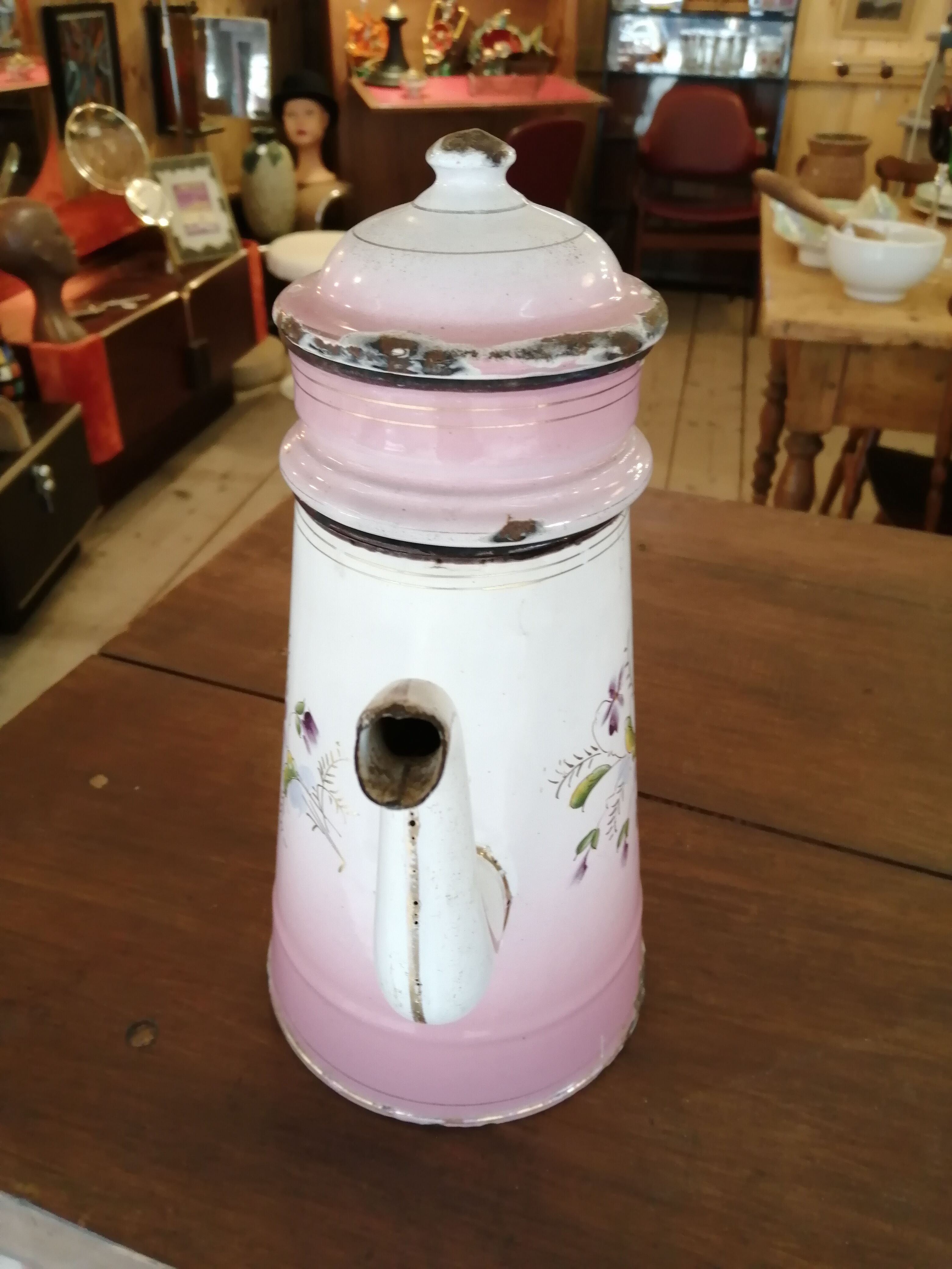 Enamelled sheet metal coffee maker with floral decoration