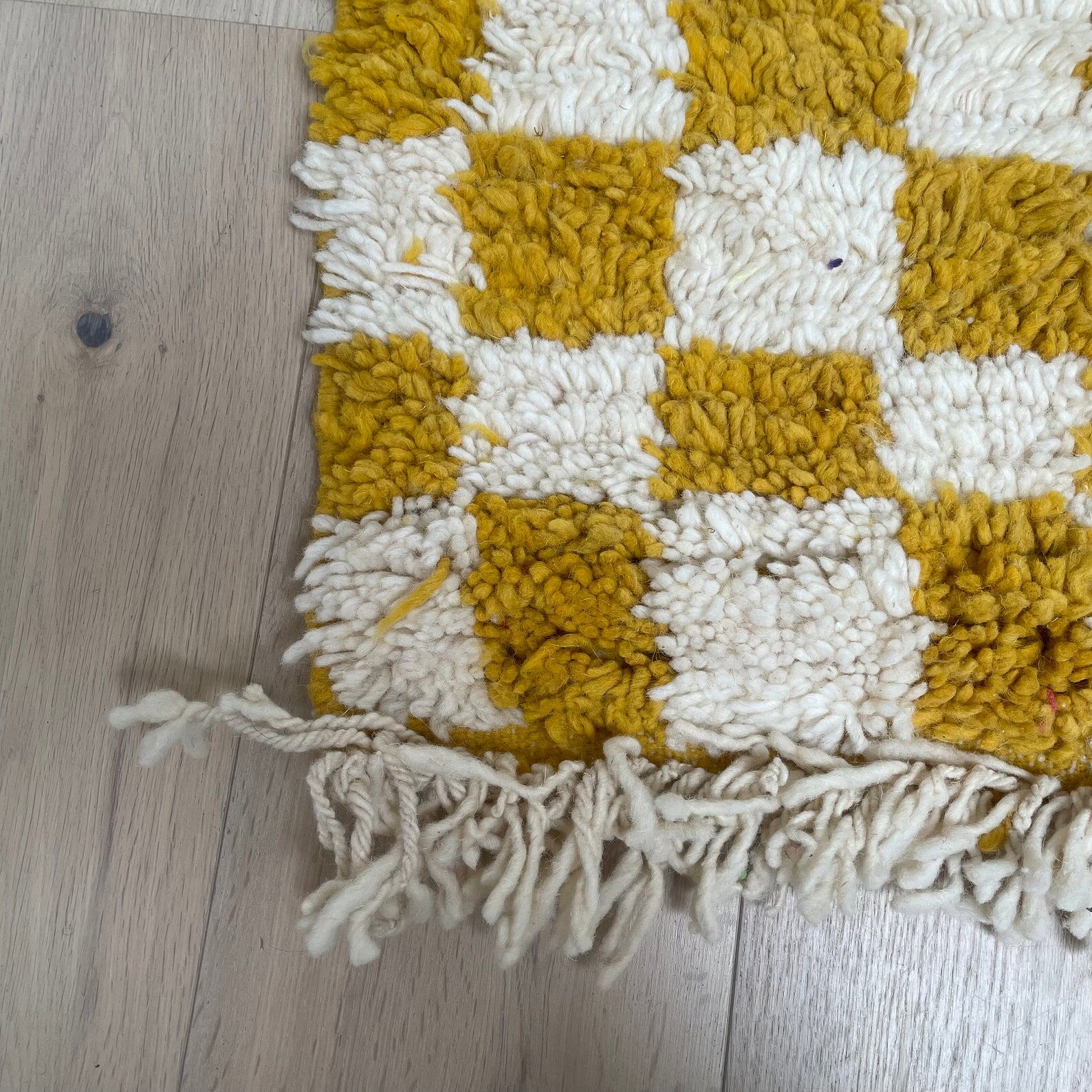 Berber carpet in yellow checkerboard, 93x152 cm