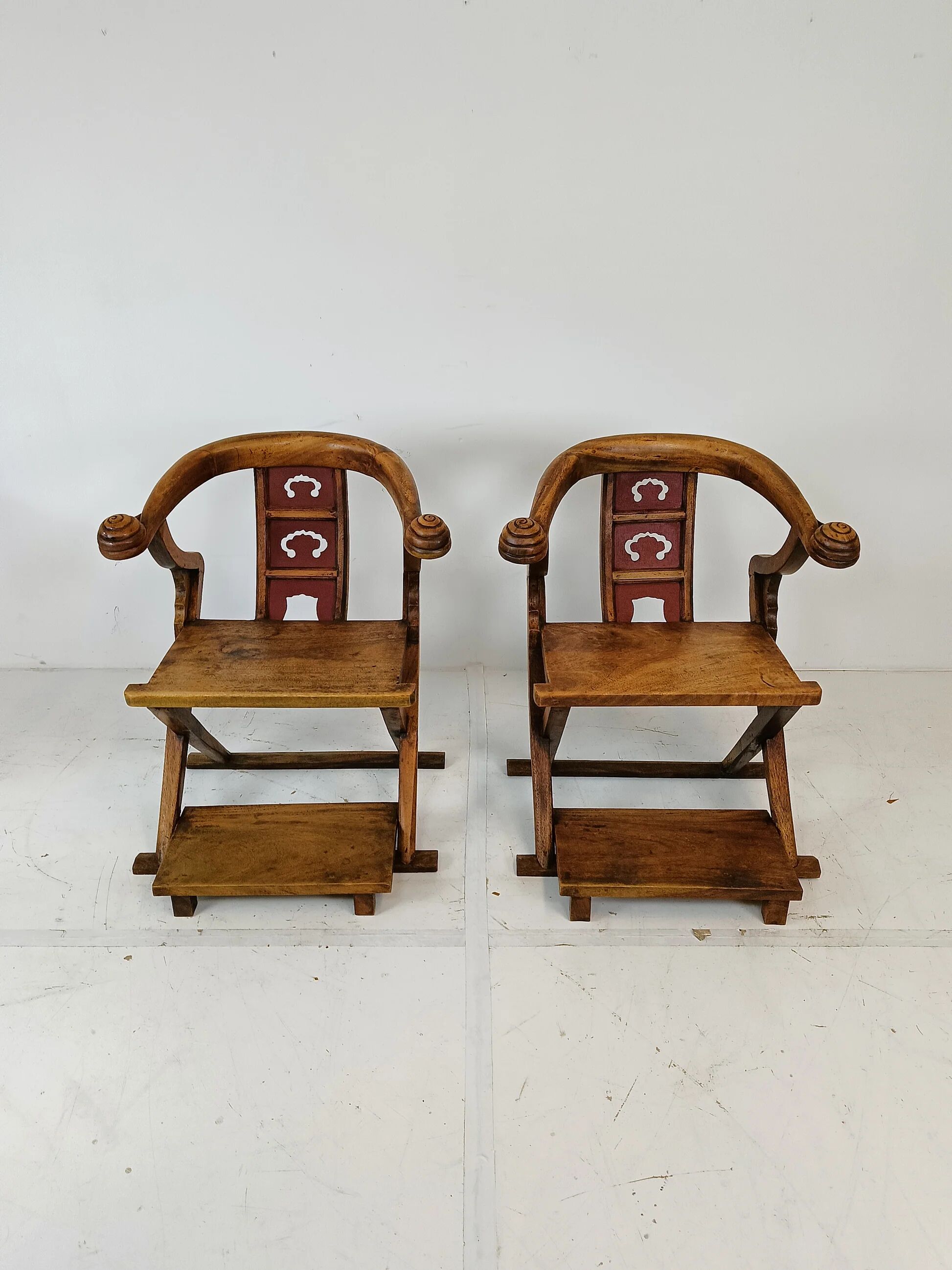 Fauteuils trônes asiatiques rares