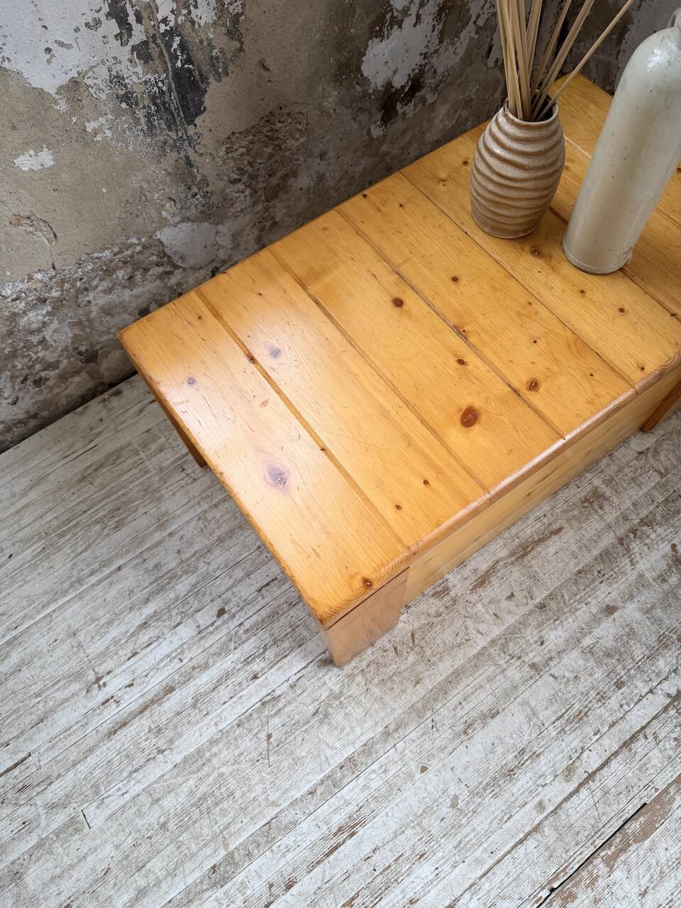 Chest or coffee table Perriand Les Arcs 1800