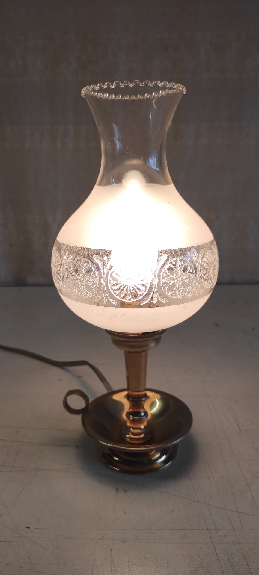 Table lamp in gilded brass and glass - mid 20th century.