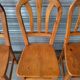 Suite de 4 chaises Vintage en bois massif