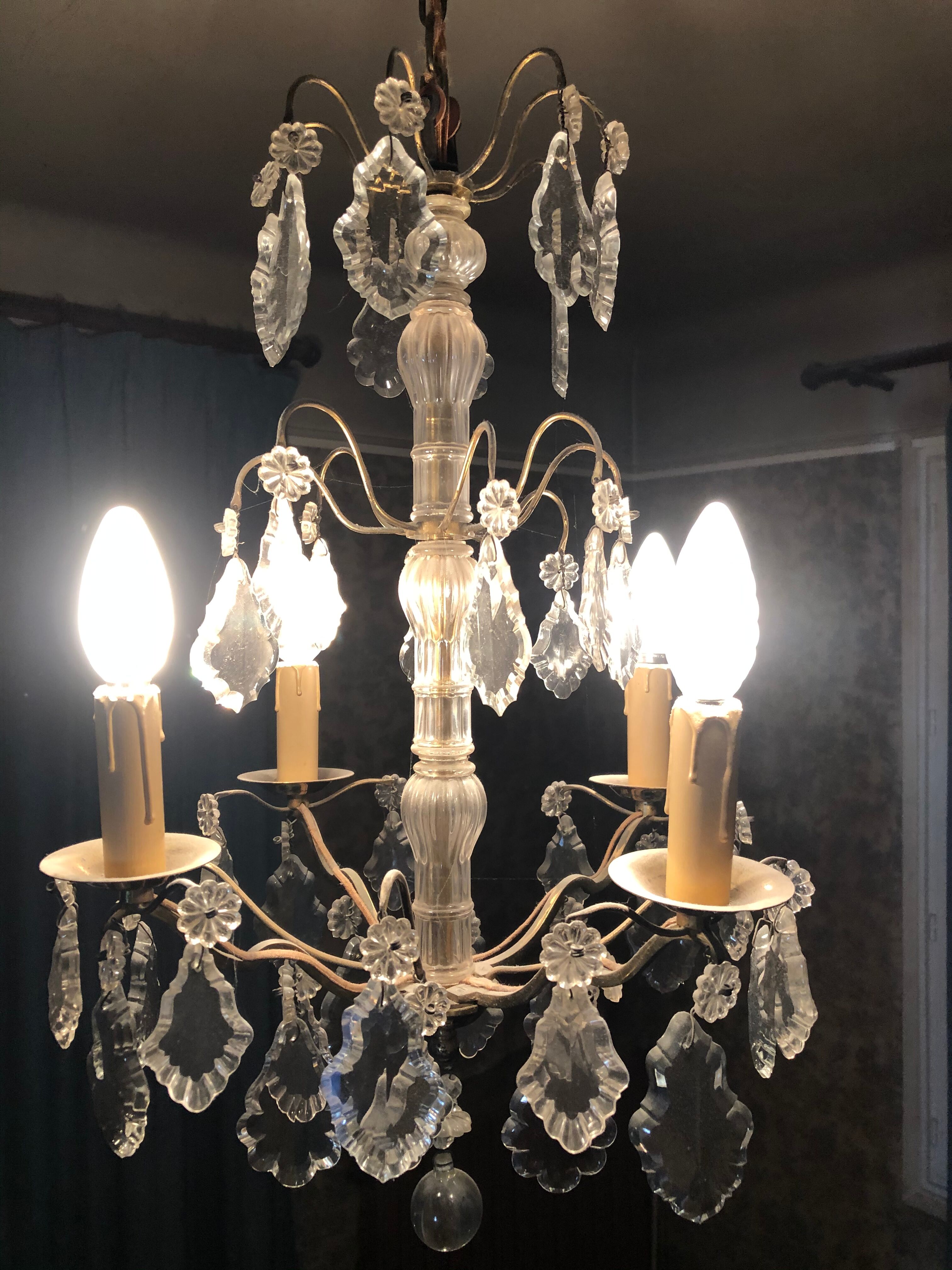 4-light chandelier