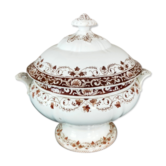 Earthenware tureen of Jules Vieillard in Bordeaux