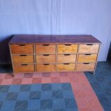 Workshop furniture, drawer furniture, industrial furniture.