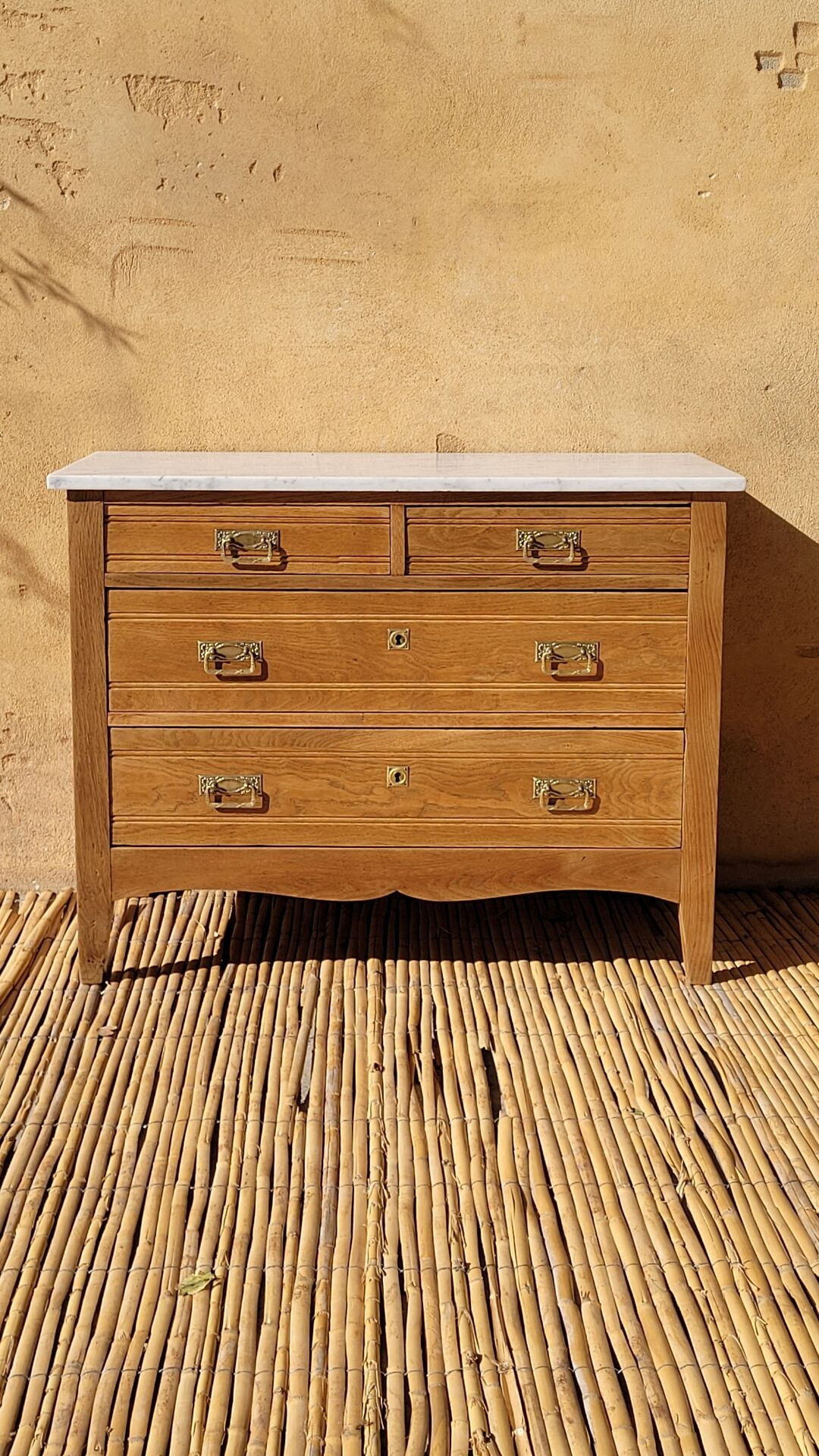 Commode ancienne en chêne avec marbre- rénovée