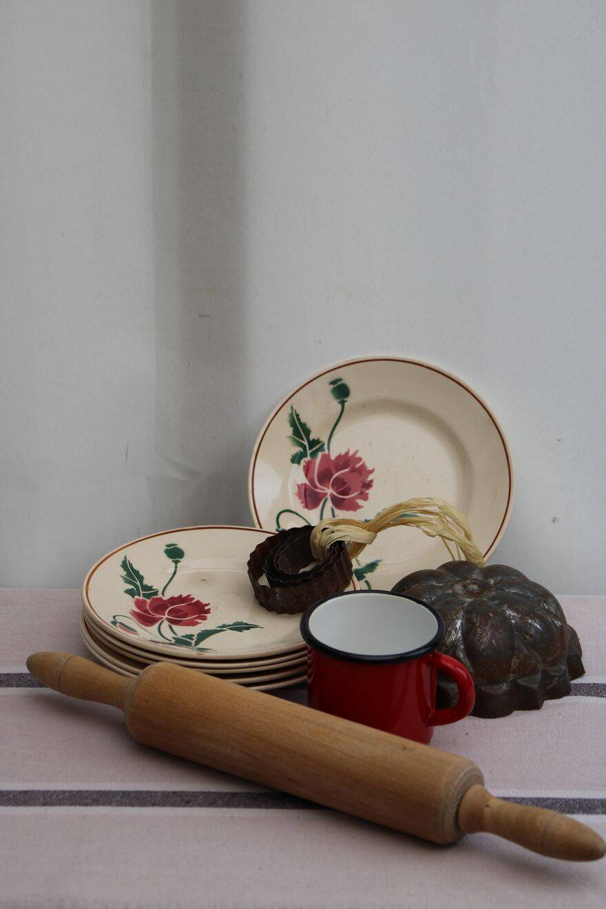 Set of 6 ceramic dessert plates