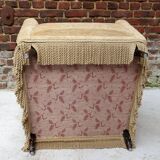 Fauteuil en velour beige et franges