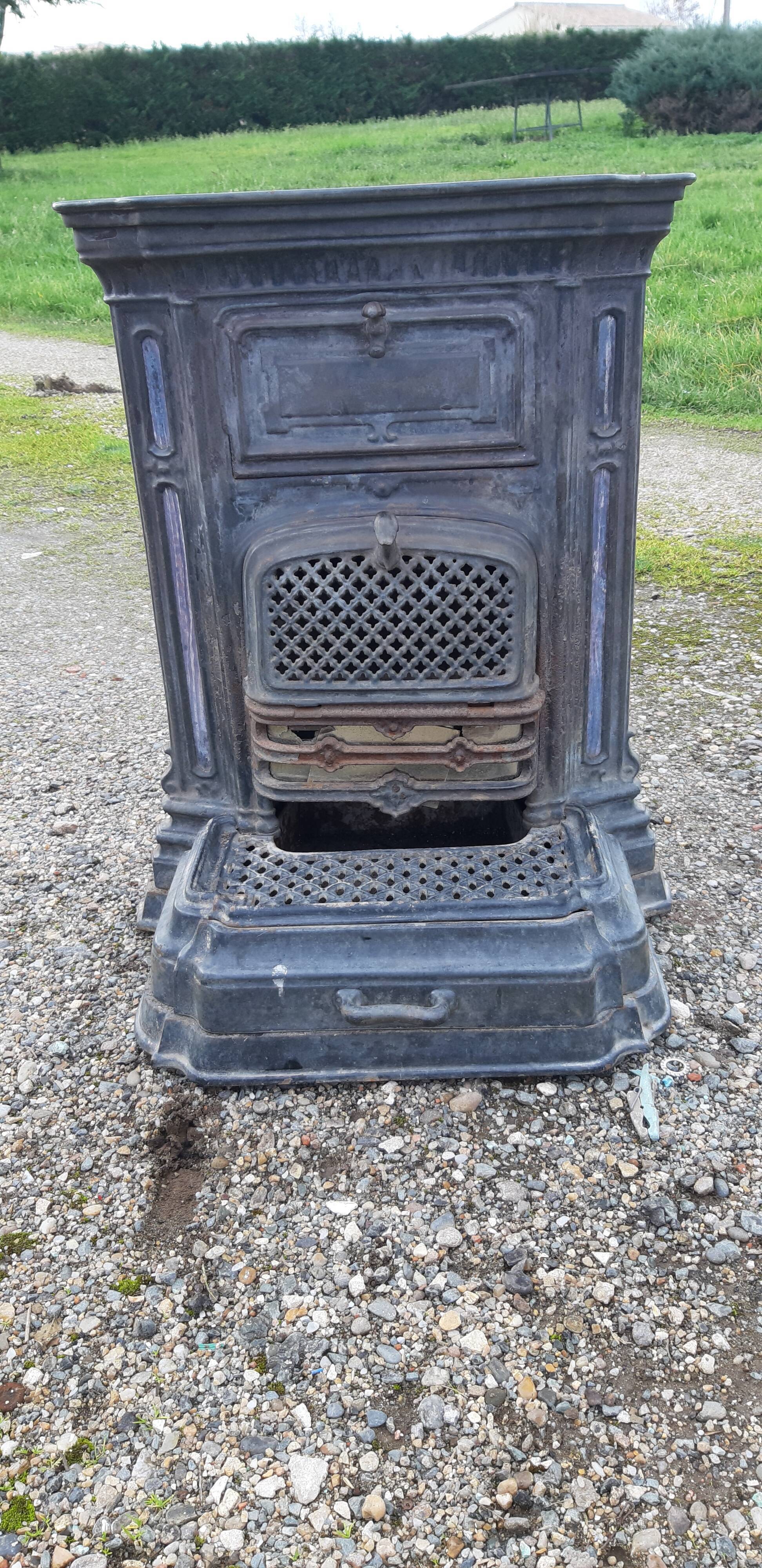 Poele a bois et a charbons fonte émaillée