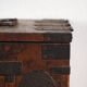 Coffret japonais ancien avec tiroirs et ferronnerie – tansu portable – période Meiji–Taishō (c.1880–1920)