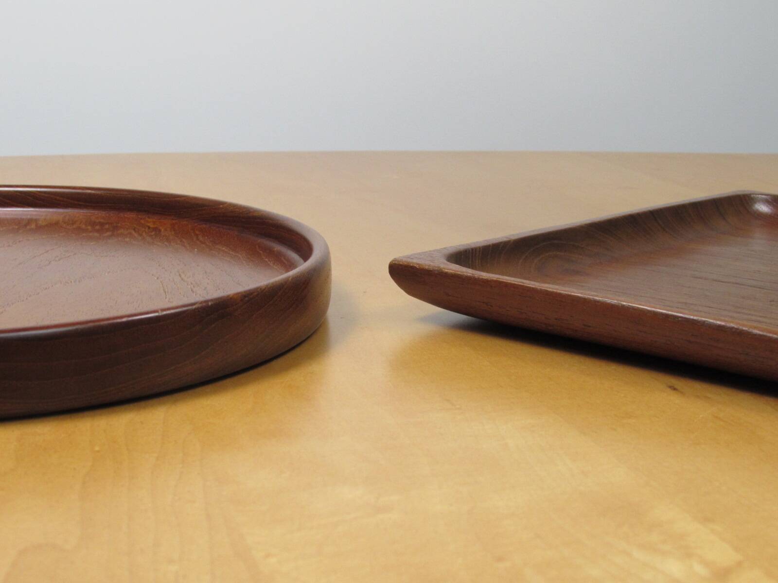 2x plateaux en teck massif du Danemark - Wiggers