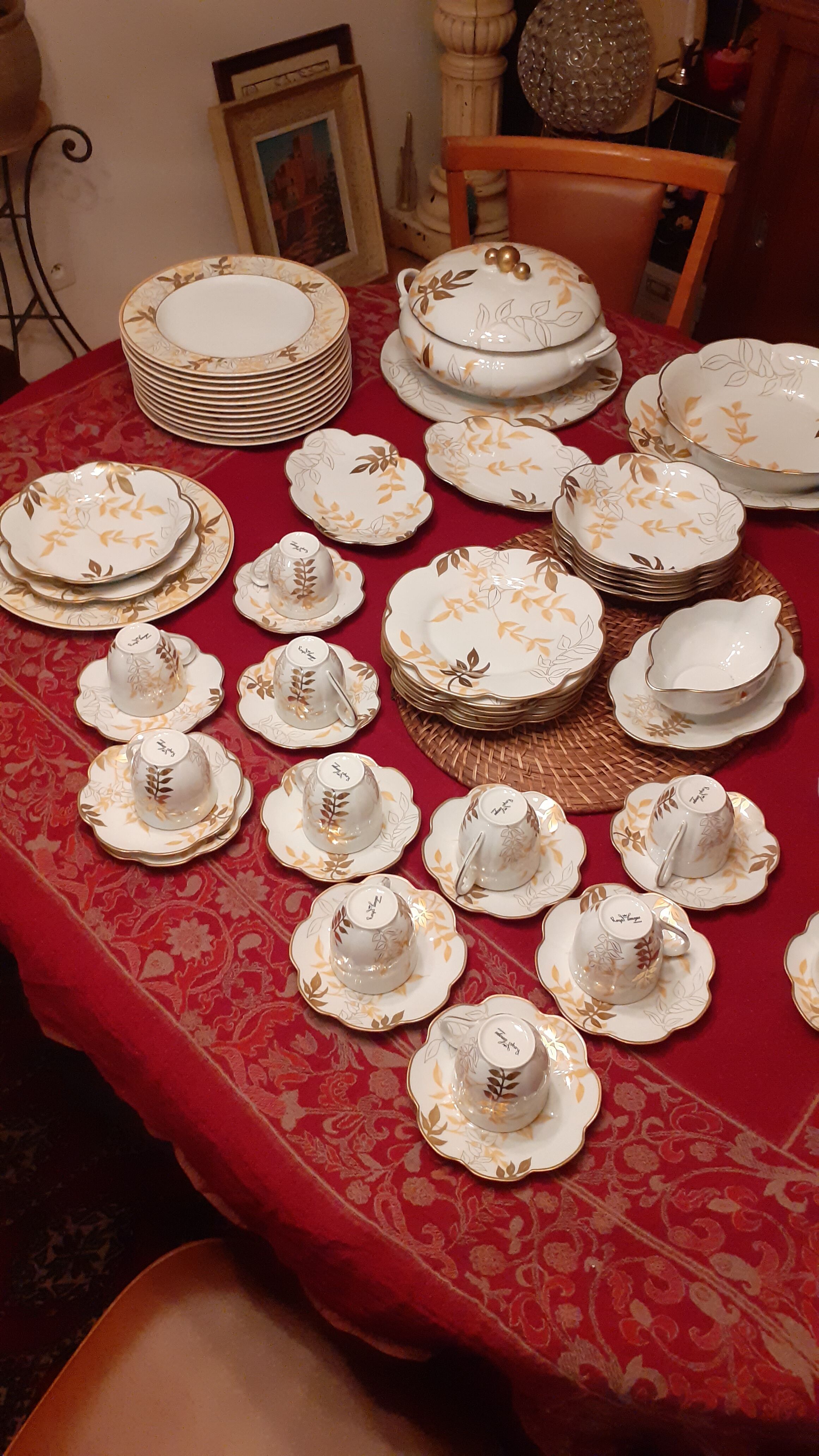 Porcelain table service 60 pieces