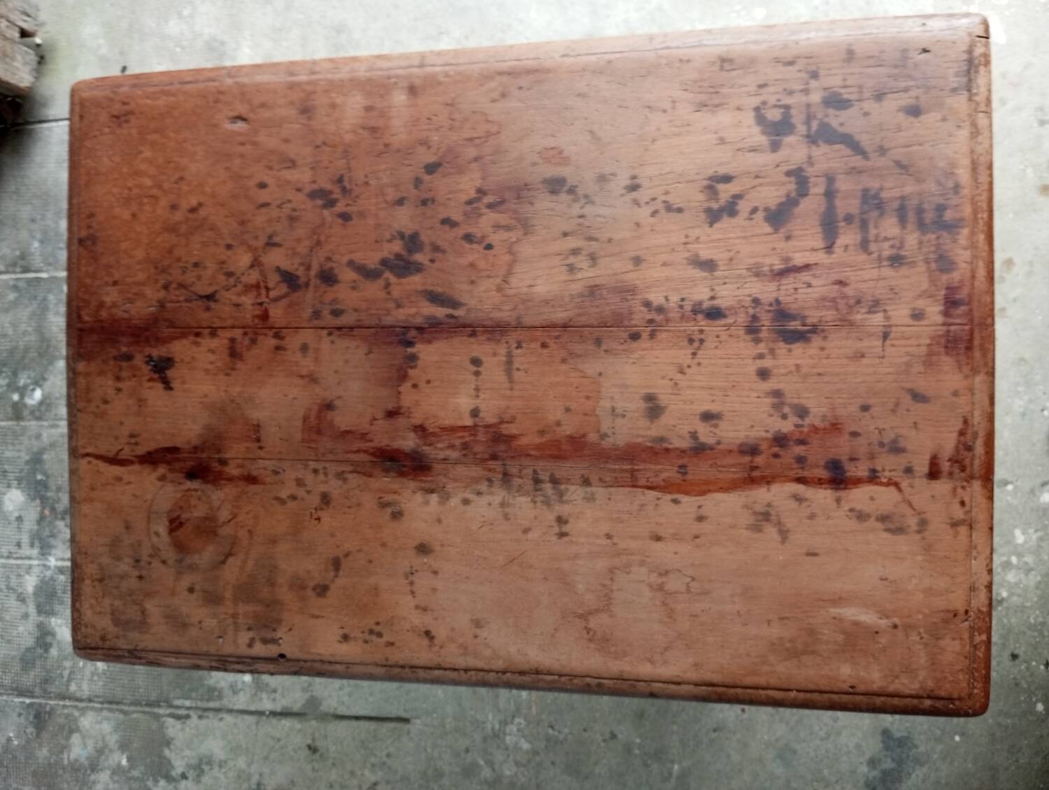 Antique bistro table with lion paws