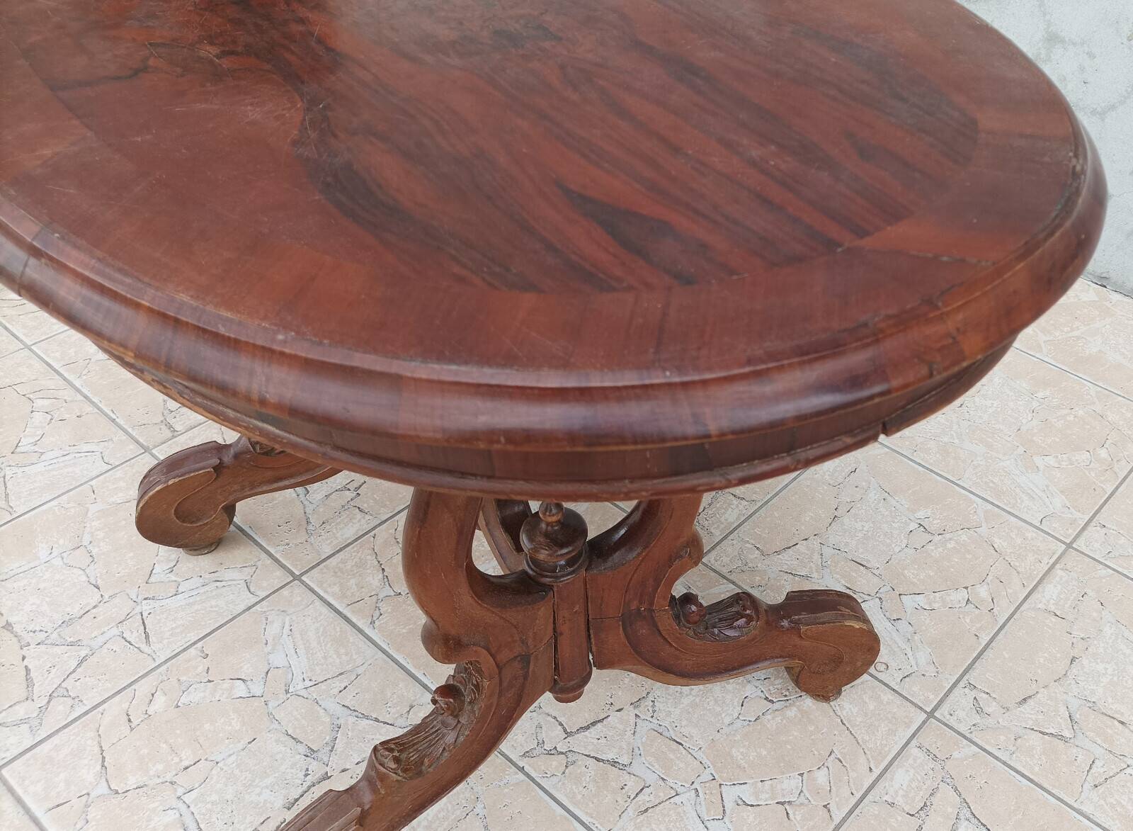 Napoleon III guéridon table in walnut