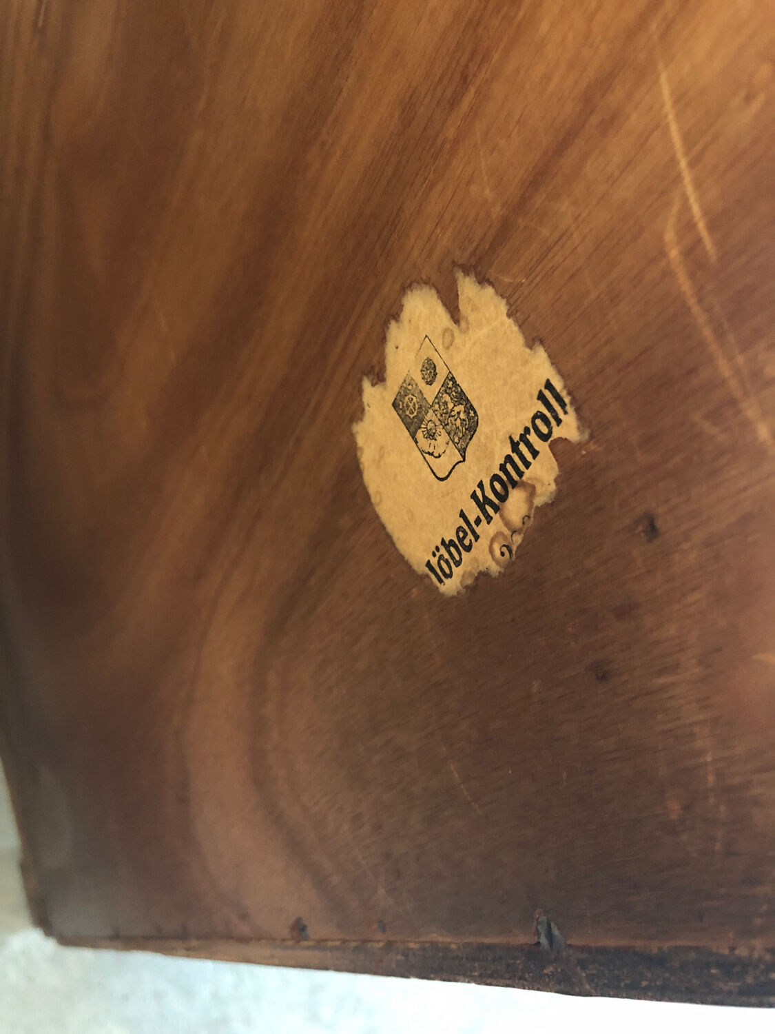 Art deco wooden chest of drawers from the 1940s