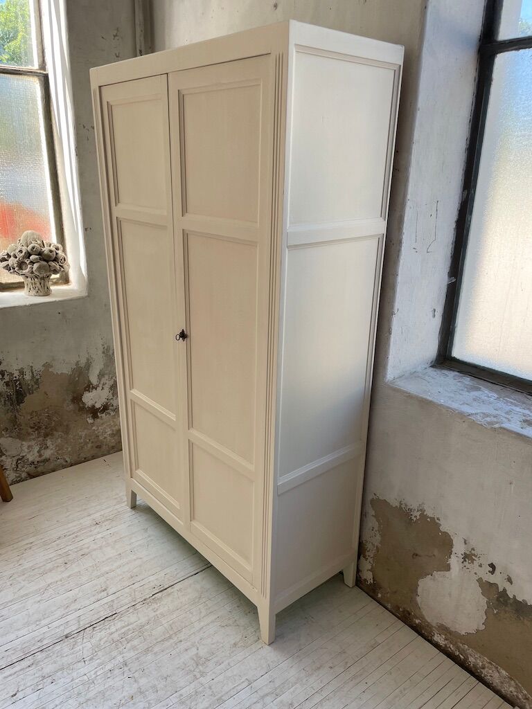 White and green cutter cabinet