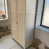 White and green cutter cabinet