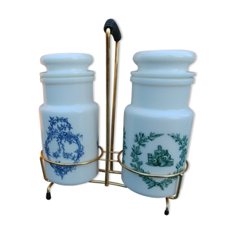 2 white opaline pots on a blue and green background with their Vintage rack/scoubidou