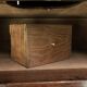 Commode anglaise antique du XVIIIe siècle en chêne.