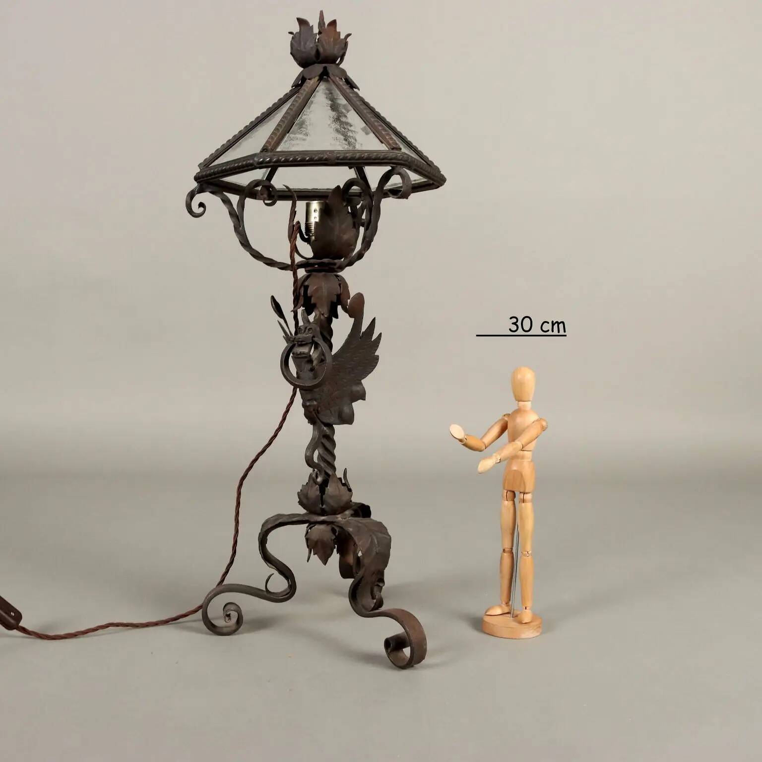 Antique neo-Renaissance table lamp in iron, 20th century