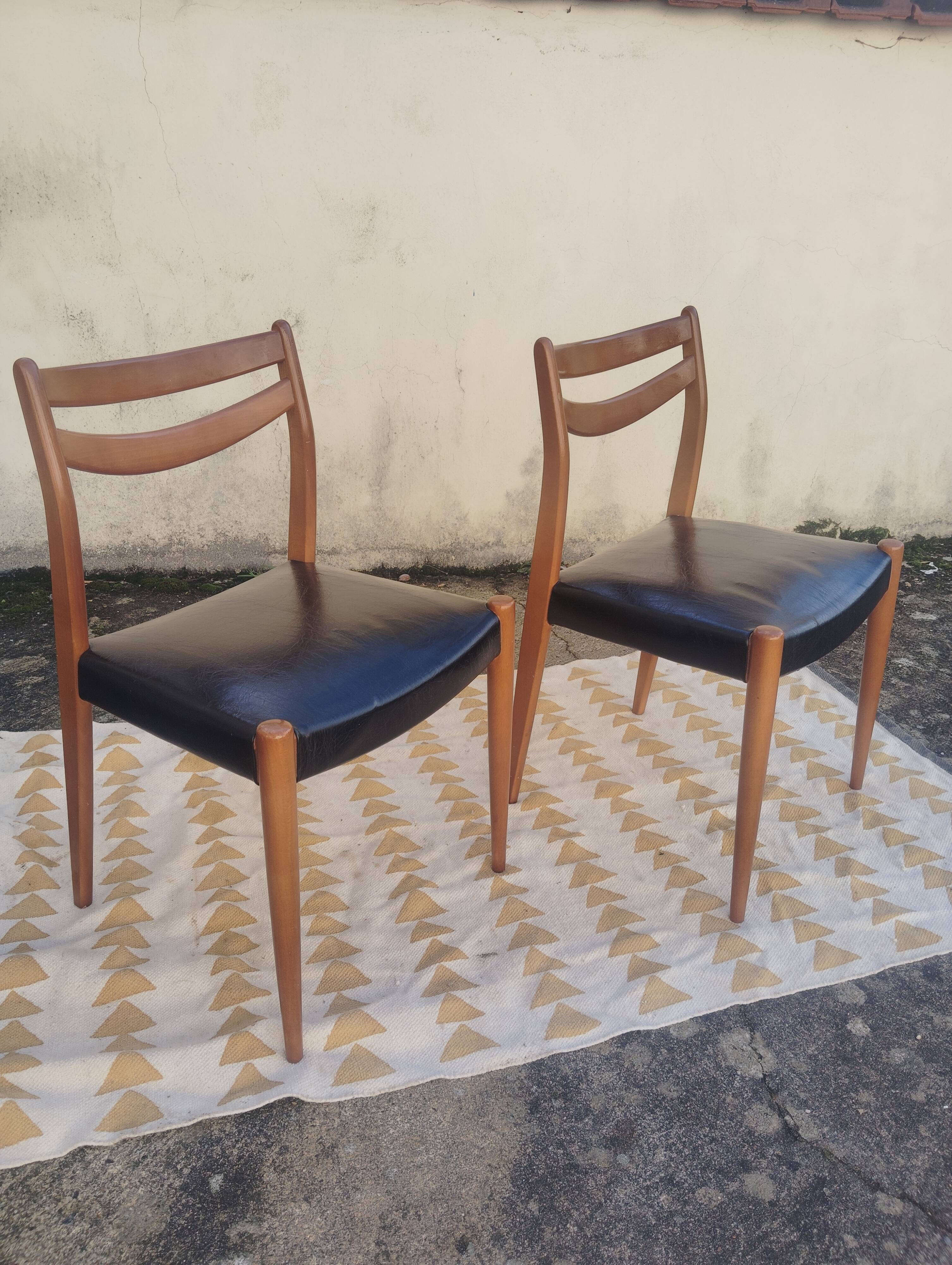 Set of 2 Scandinavian chairs