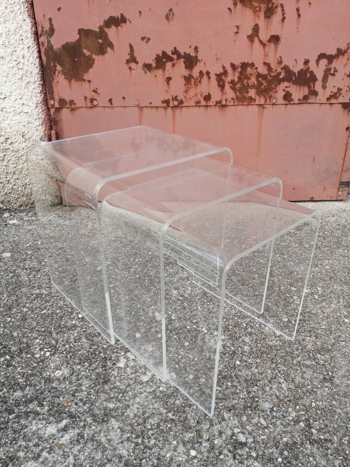 3 nesting tables in plexiglass
