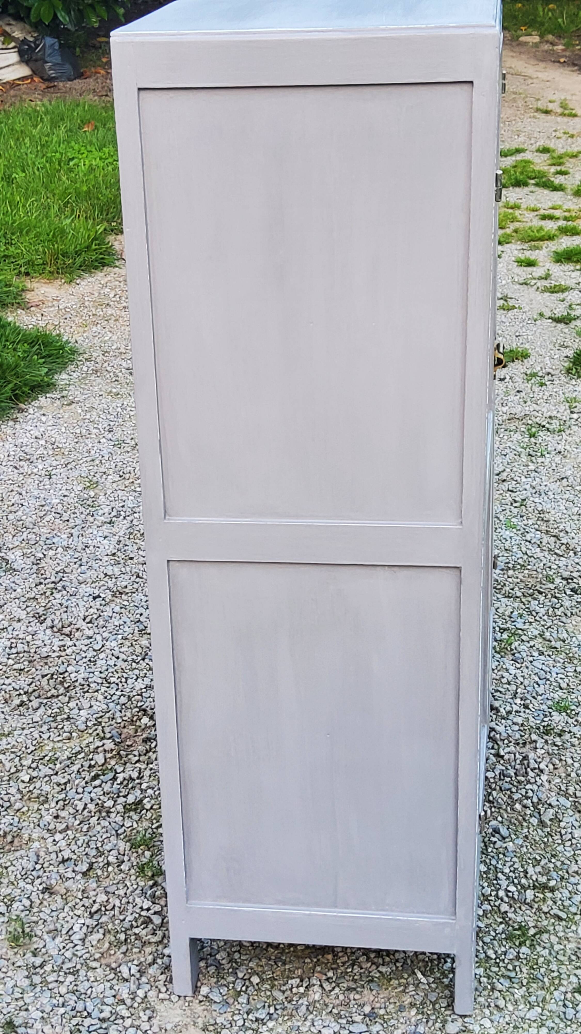 Parisian sideboard at support height from the 30s-50s with gray patina