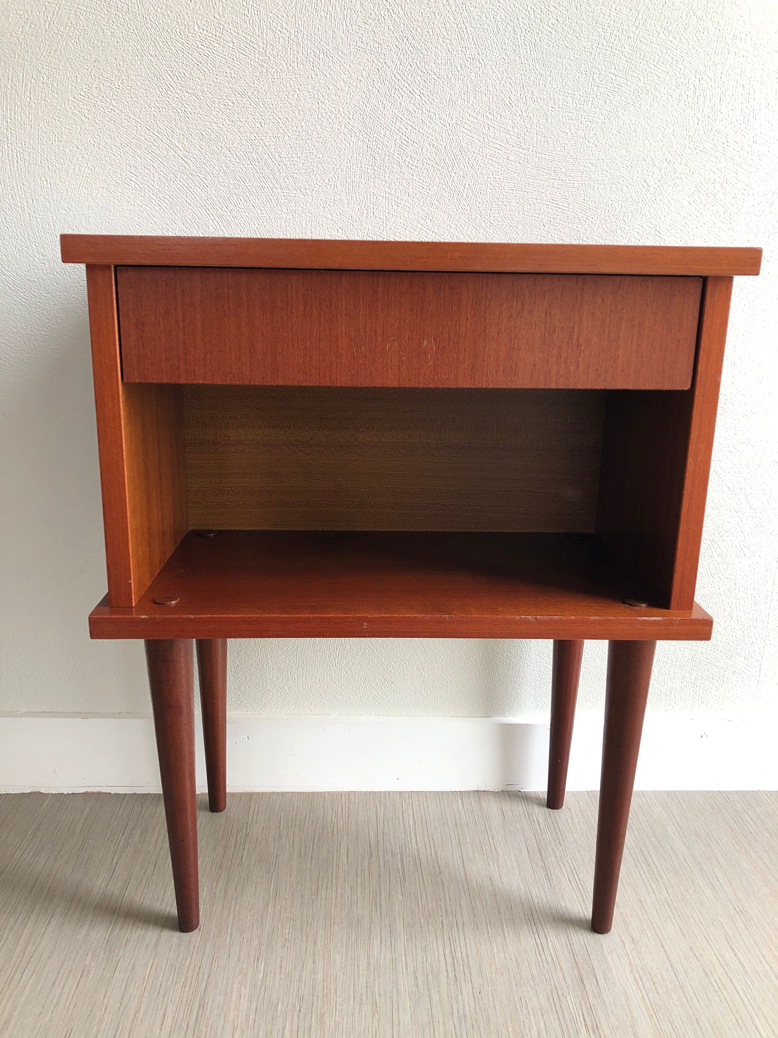 Bedside feet compass