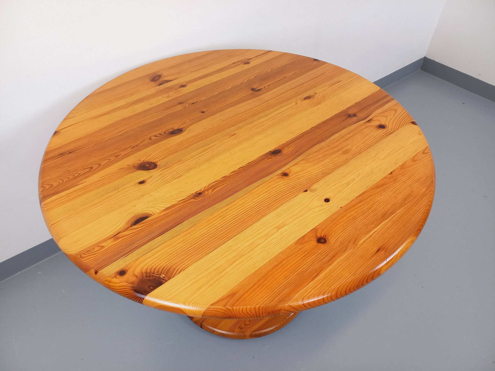 Table à manger ronde scandinave vintage en pin des années 60 70