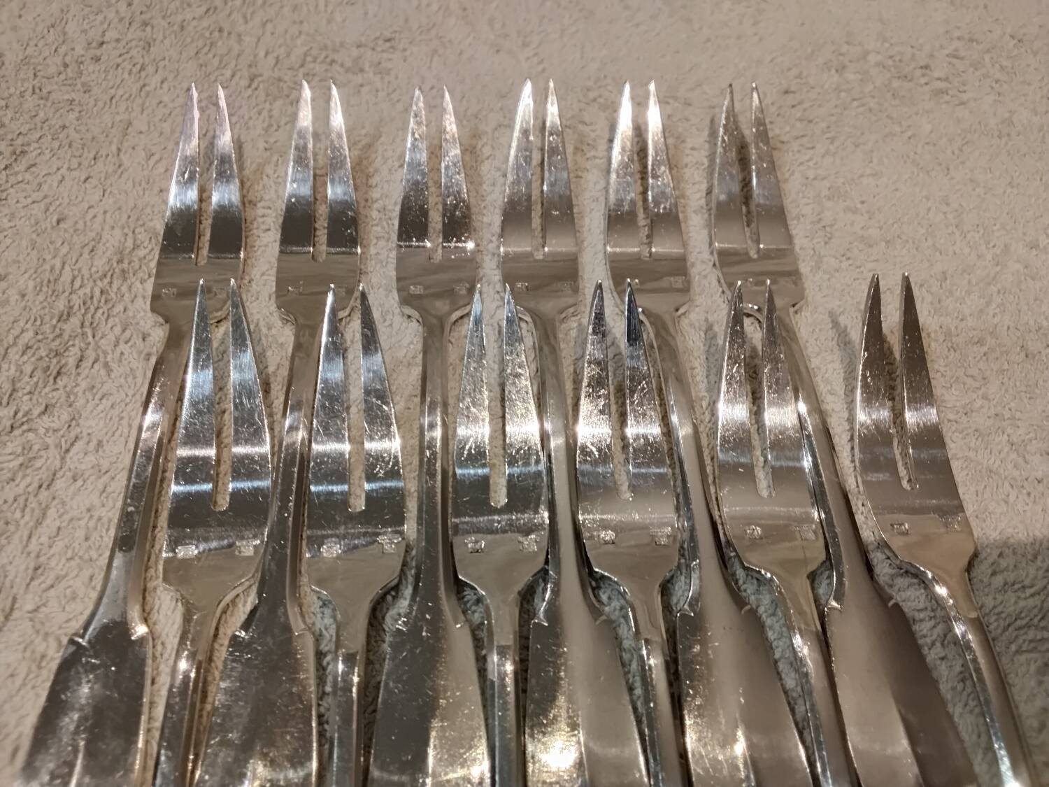 12 fourchettes à escargots métal argenté orfèvre Francia uni-plat