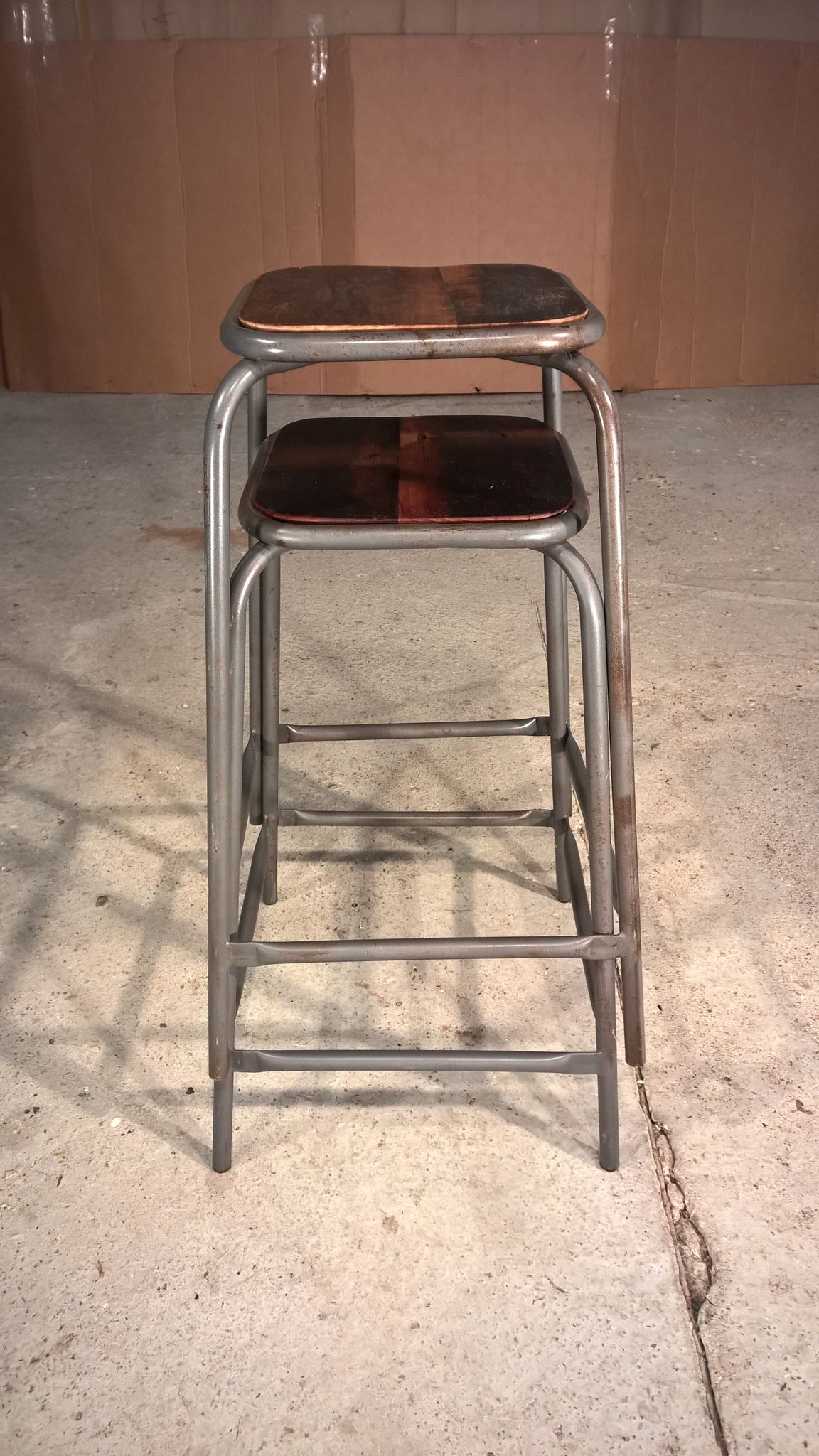 High stool workshop