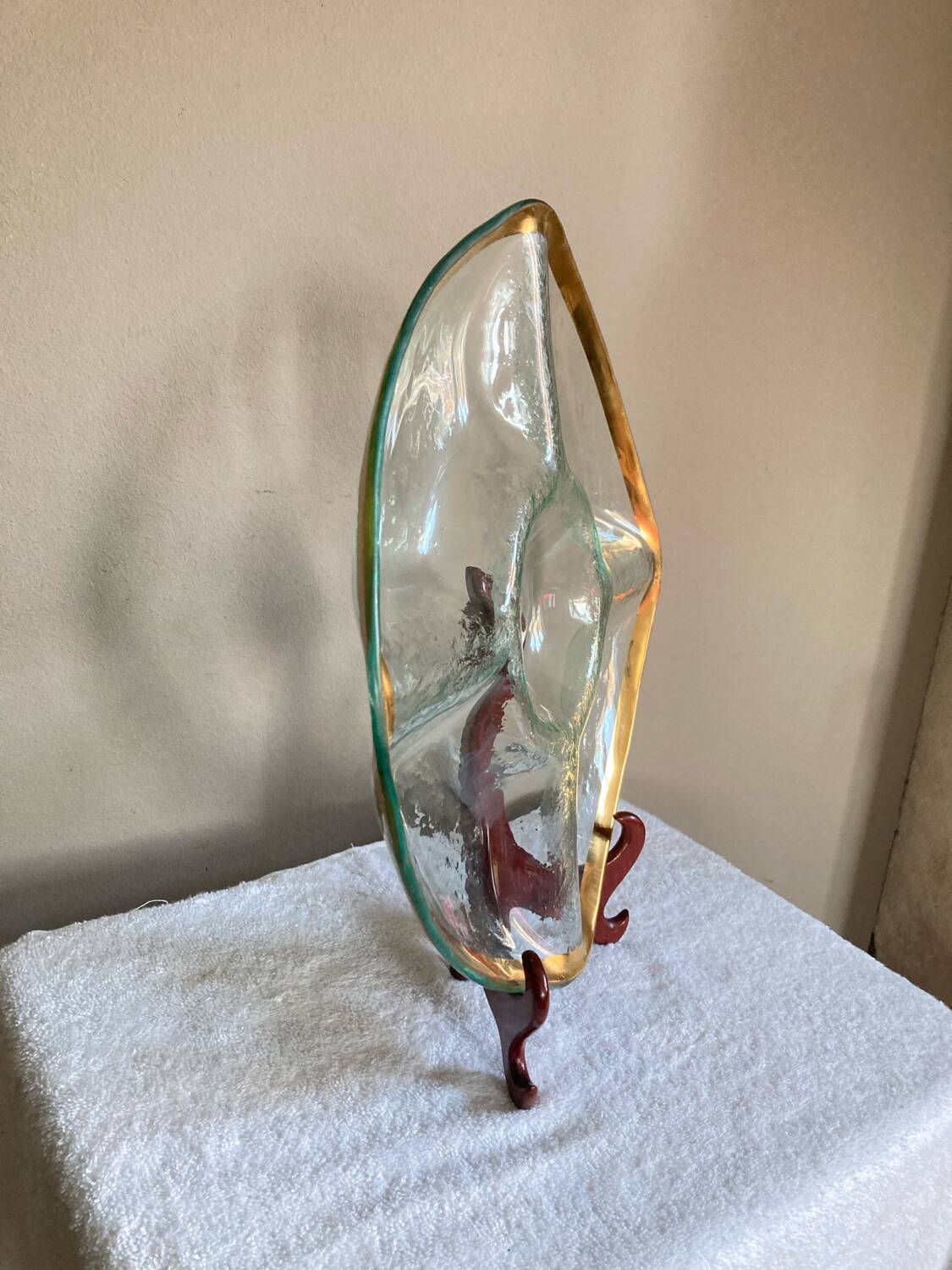 Timeless dish signed Annie Glass 38/36 made in the USA gilded with 24k fine gold