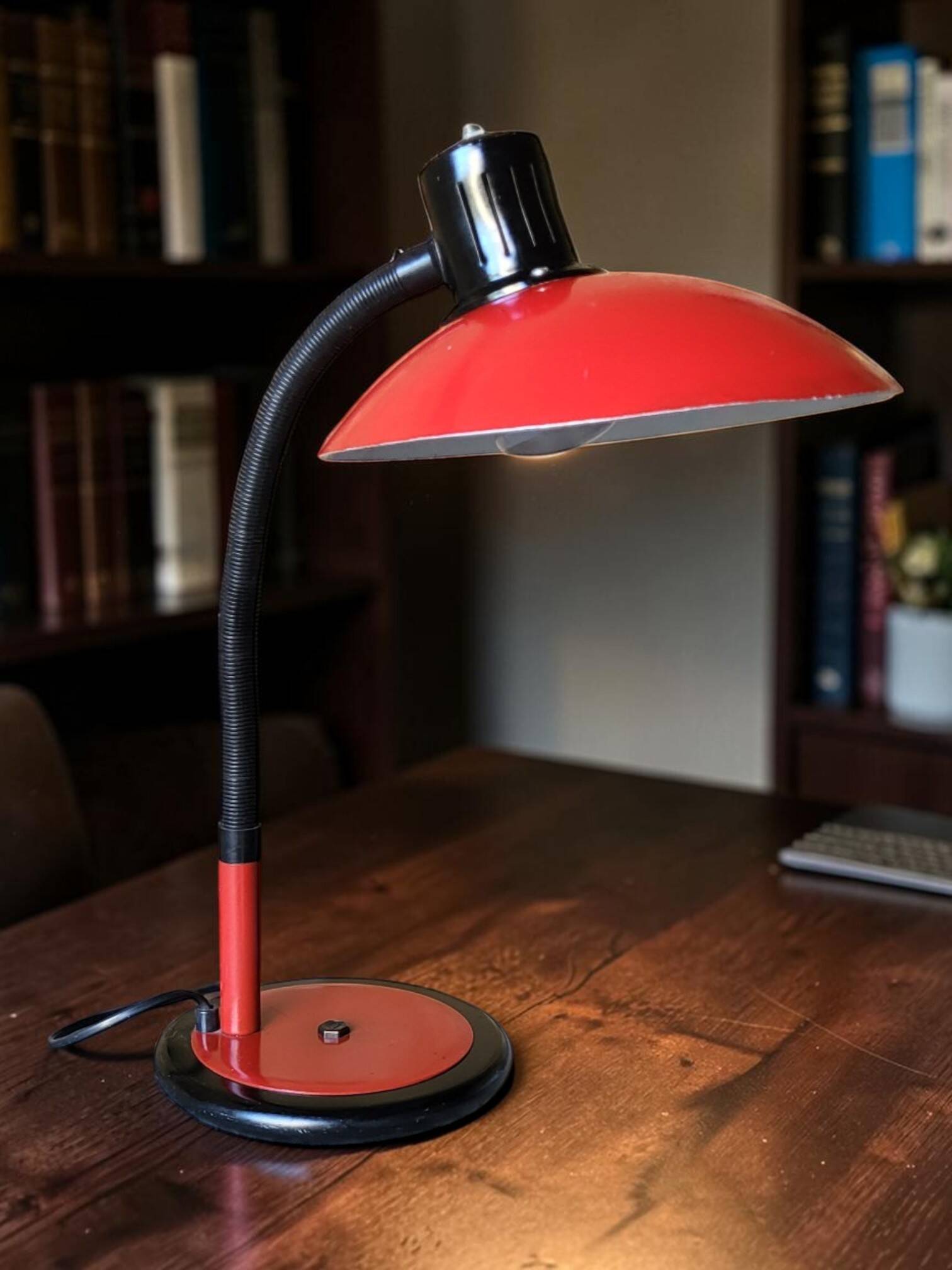 1980's desk lamp