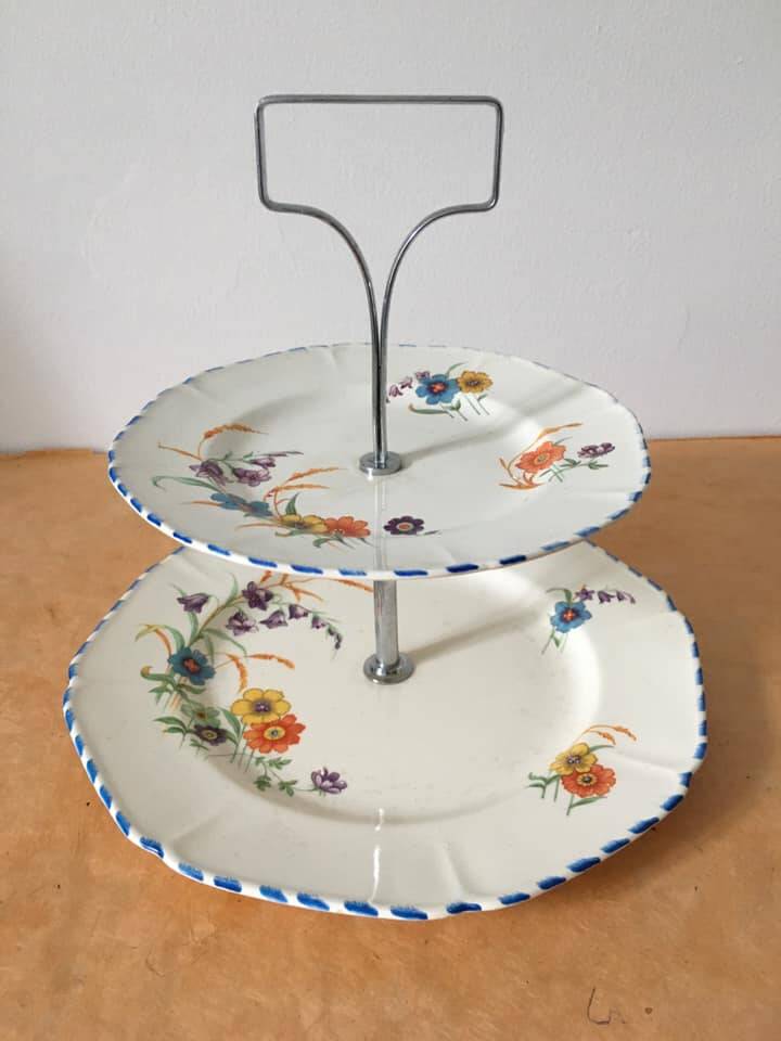 Porcelain server or display stand stamped Parrott & Company, Made in England, n° 478