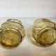 Paire de petits vases jaune verre moulé