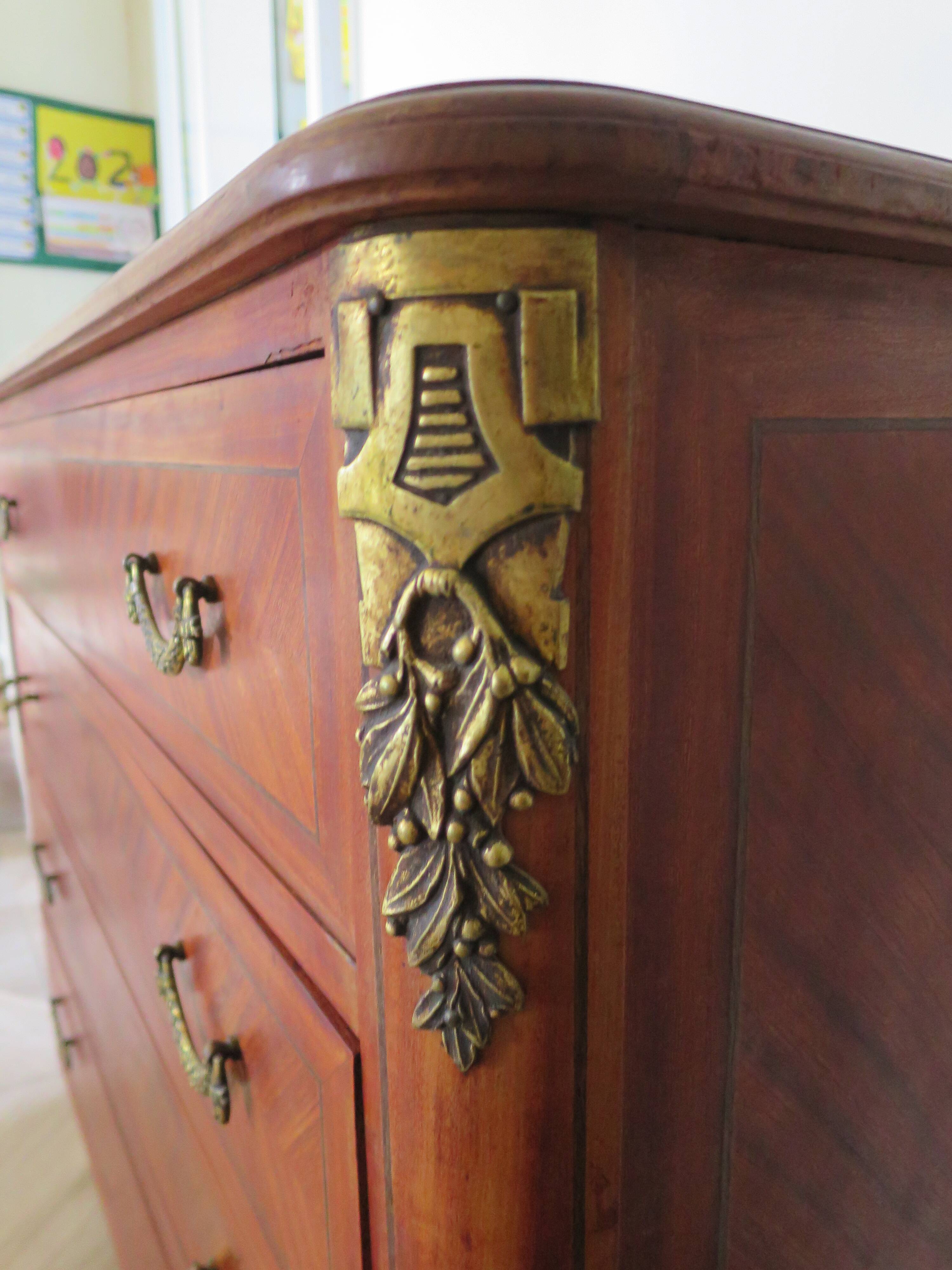 Louis XVI chest of drawers - Bronze - Butterfly wood veneer marquetry - 1930