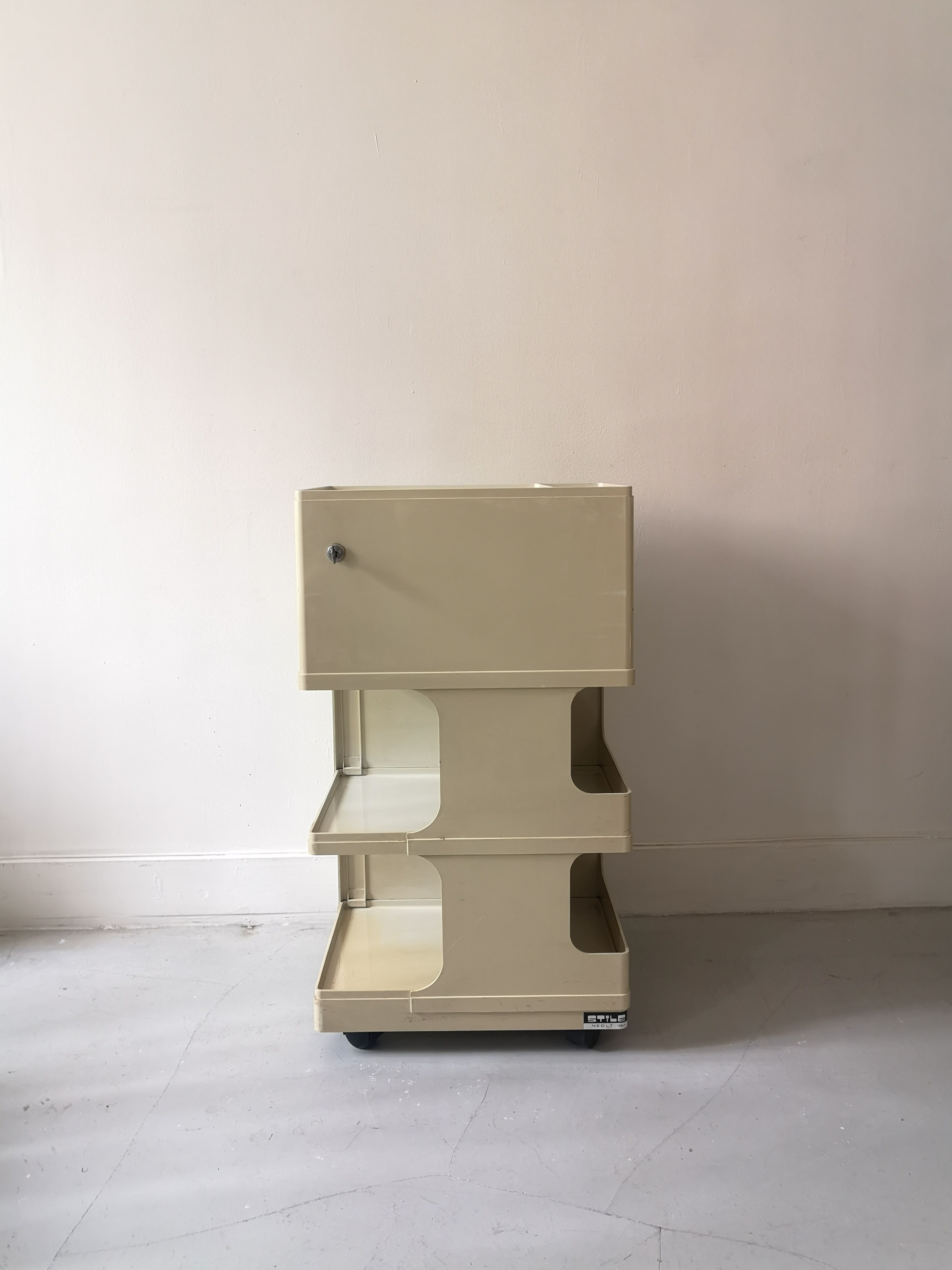 Multirangement service in abs Stile, italy 1970