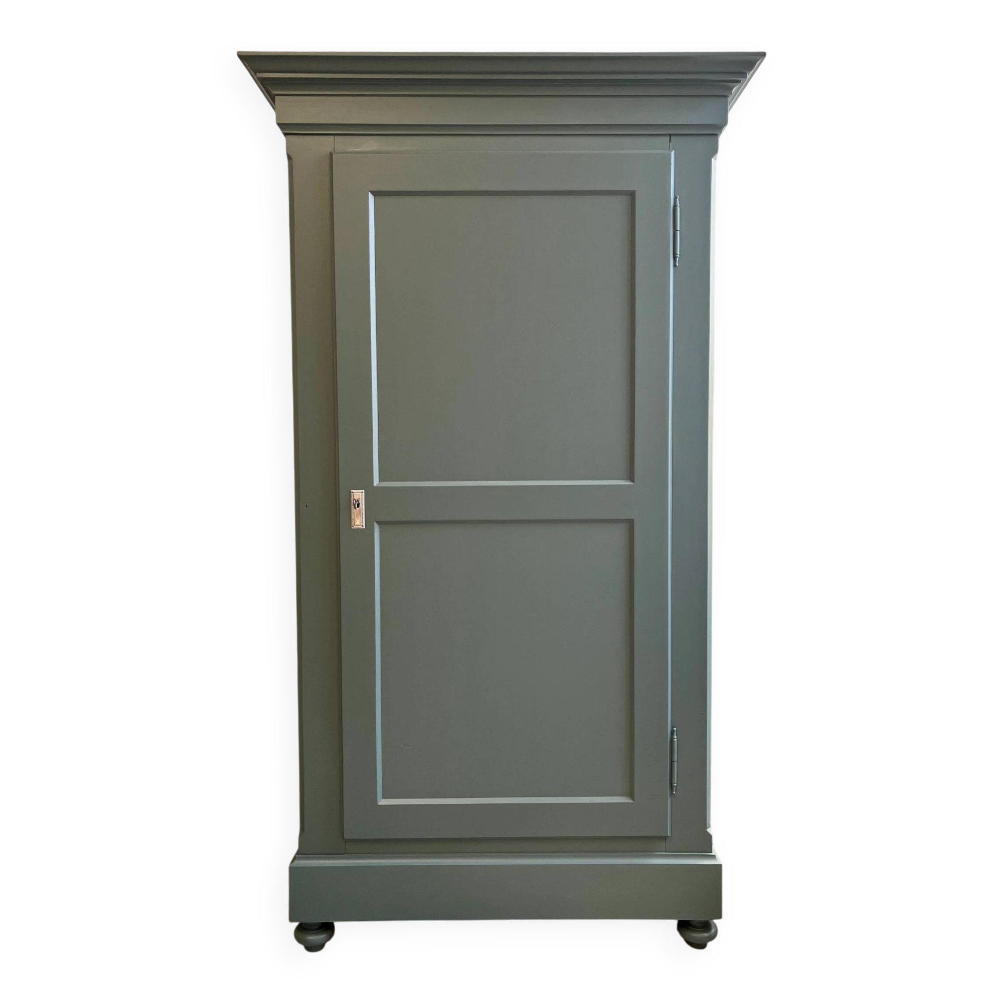 Antique bonnetière/wardrobe with one door
