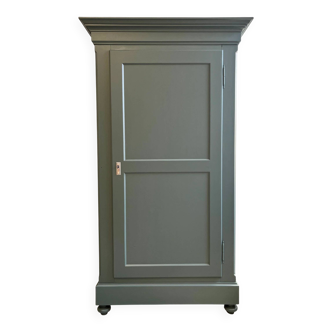 Antique bonnetière/wardrobe with one door