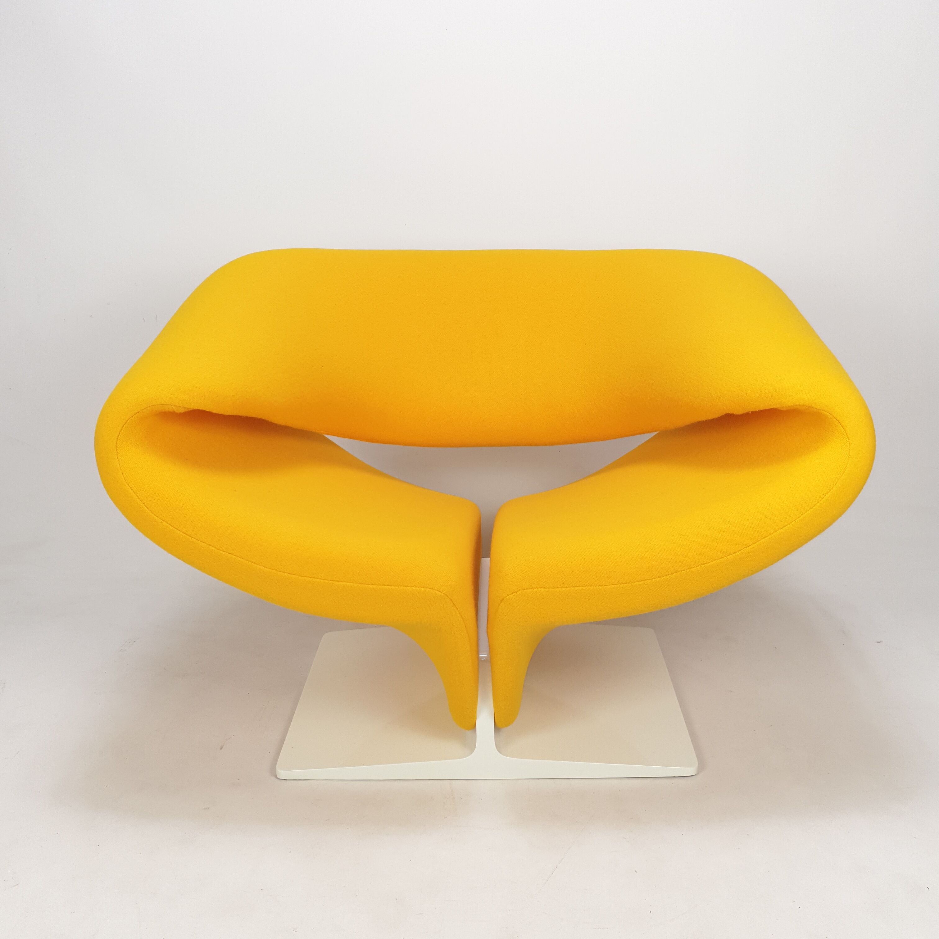 Ribbon Chair by Pierre Paulin for Artifort, 1960's